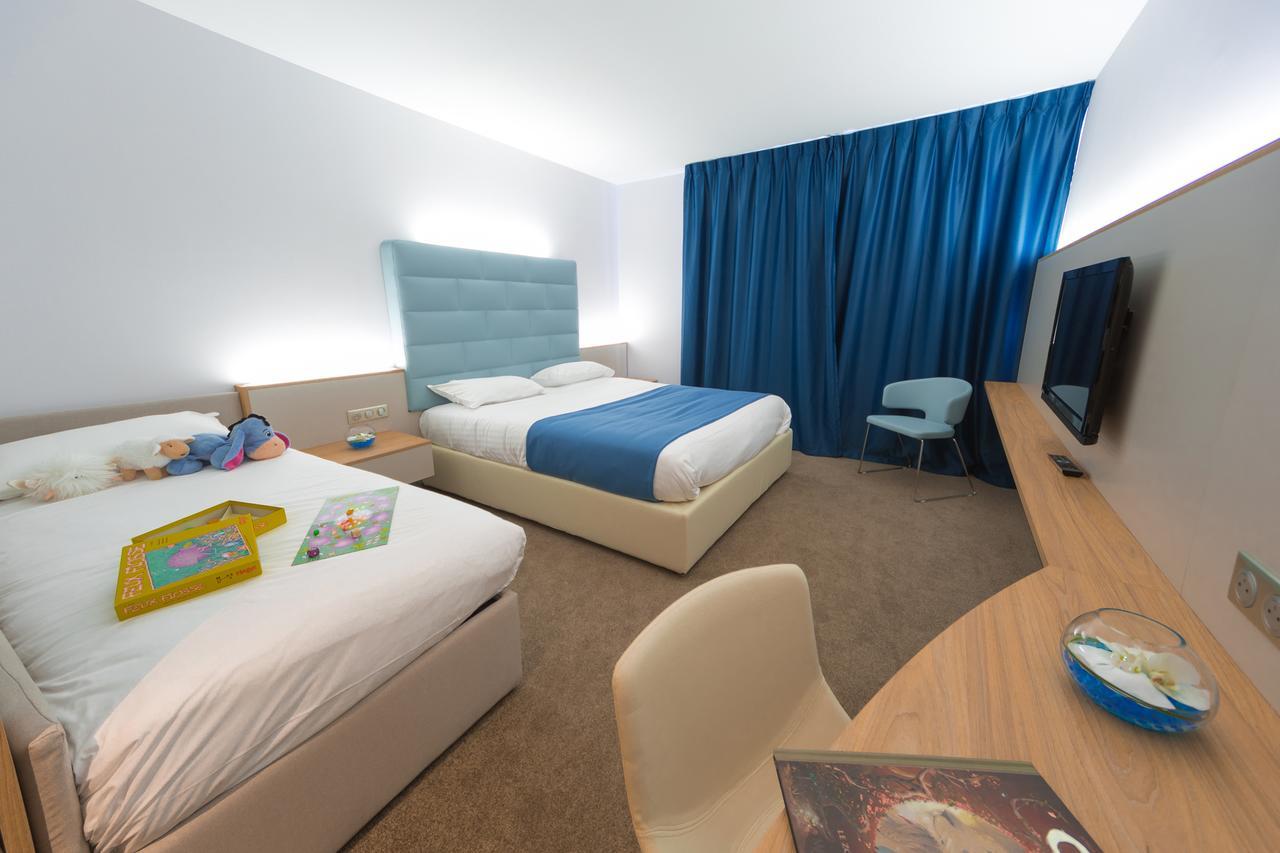 Hotel Plaza - Site Du Futuroscope Chasseneuil-du-Poitou Kültér fotó